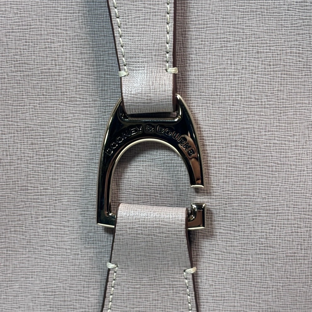 Dooney & Bourke Pink Shoulder Bag with Classic Elegance π¦’π€ - Picture 8 of 16
